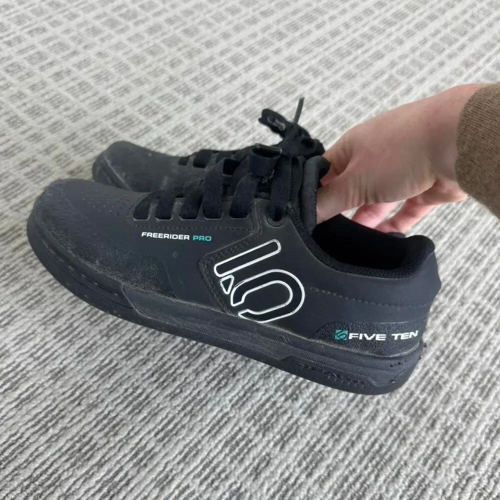 Freerider Pro Men's Black Athletic Shoes